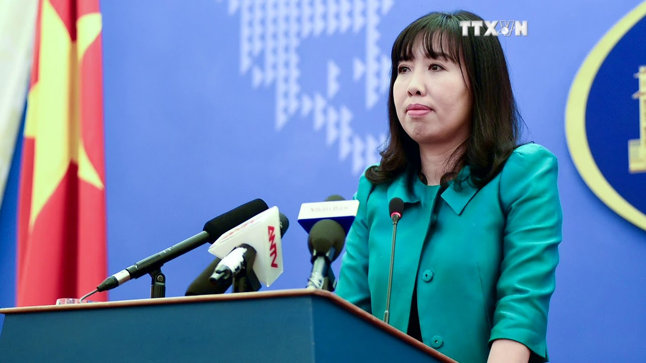 'Con sắp thi lớp 10, cả nhà tôi như bị câm'